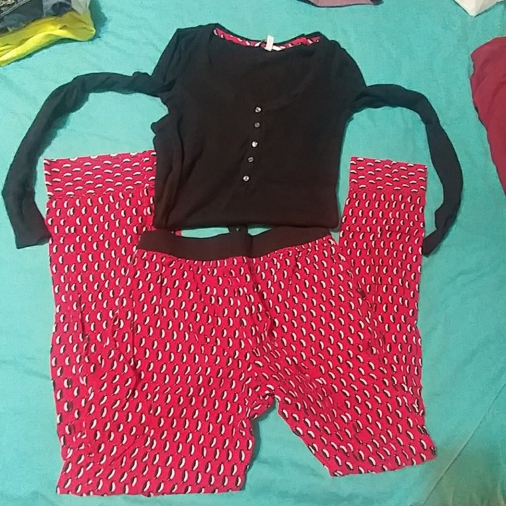 *Last chance* Penguin VS pjs